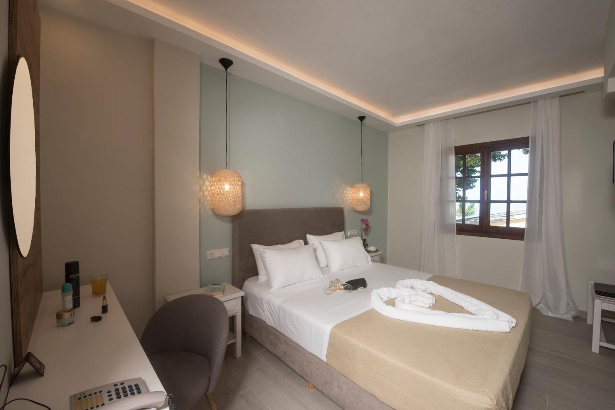 Hermes Hotel Chorefton Extérieur photo